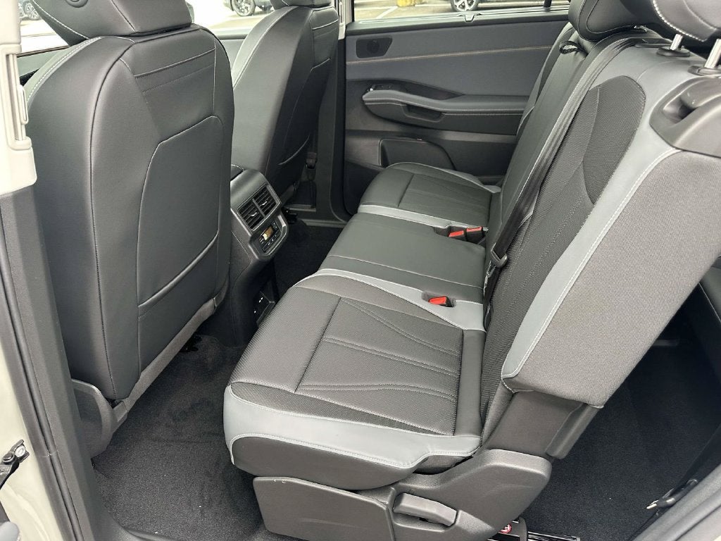 2027 Volkswagen Atlas SE w/Technology