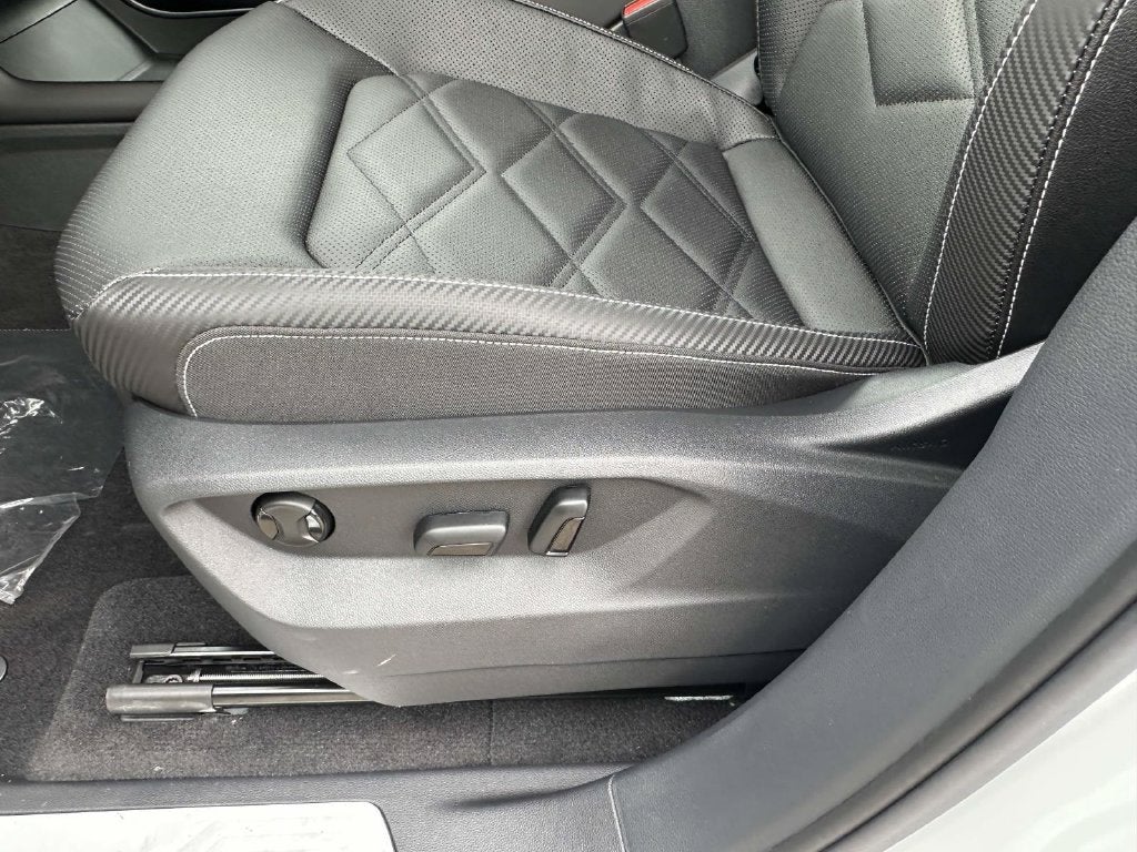 2026 Volkswagen Atlas Cross Sport SE w/Technology
