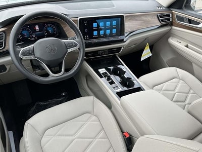 2025 Volkswagen Atlas 2.0T SE w/Technology