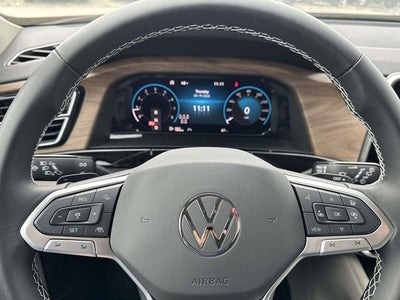 2025 Volkswagen Atlas 2.0T SE w/Technology