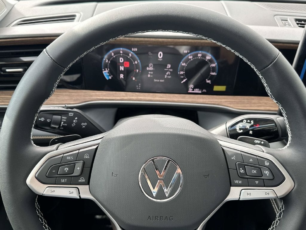 2027 Volkswagen Atlas SE w/Technology