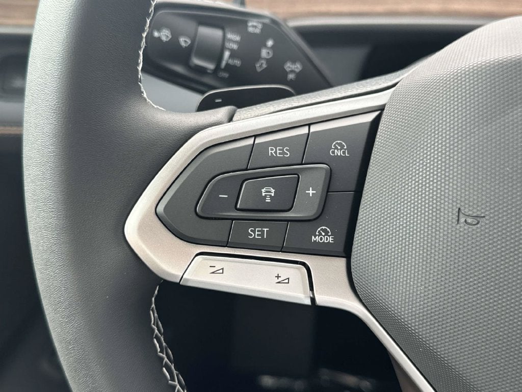 2027 Volkswagen Atlas SE w/Technology