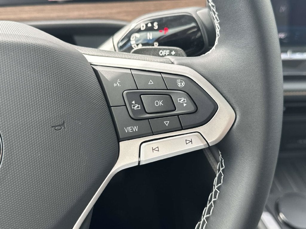 2027 Volkswagen Atlas SE w/Technology