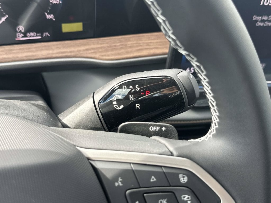 2027 Volkswagen Atlas SE w/Technology