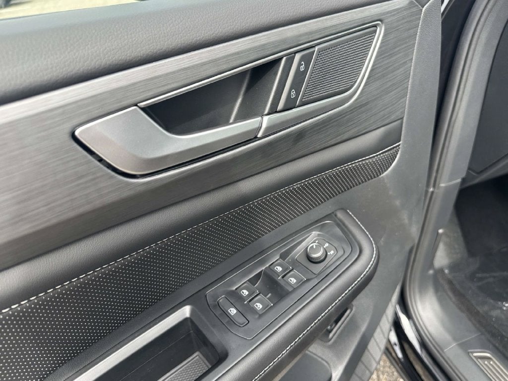 2026 Volkswagen Atlas Cross Sport SE w/Technology