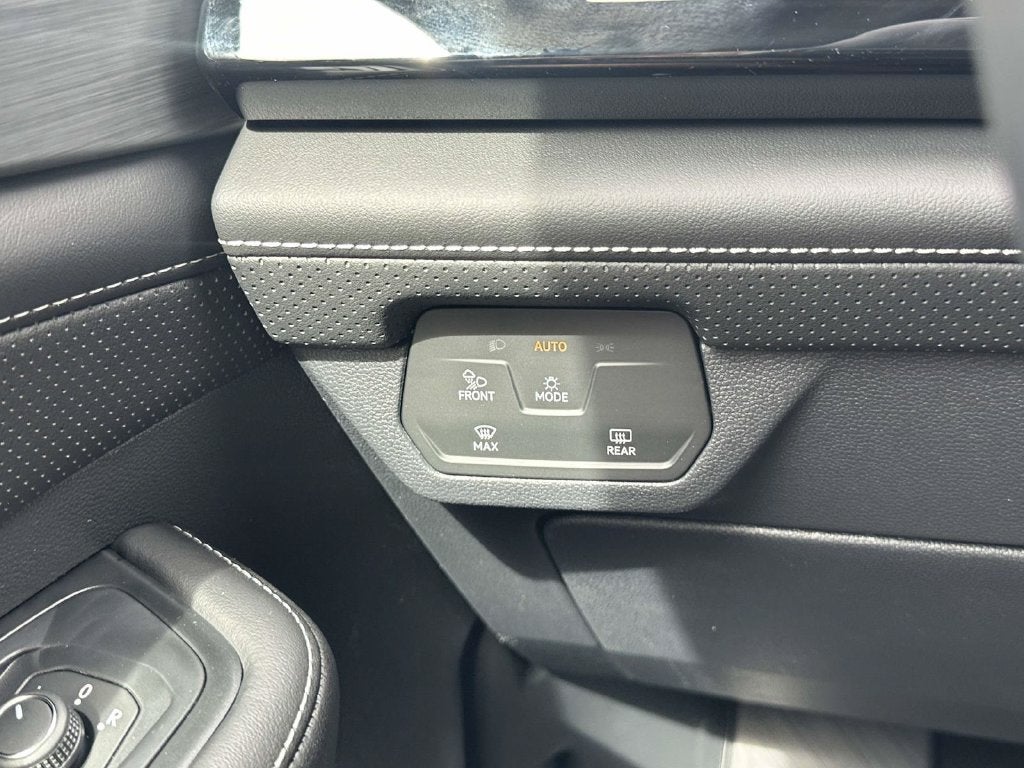 2026 Volkswagen Atlas Cross Sport SE w/Technology