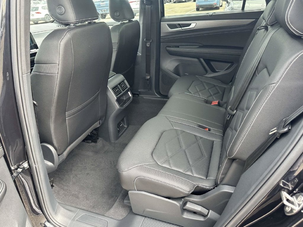 2026 Volkswagen Atlas Cross Sport SE w/Technology