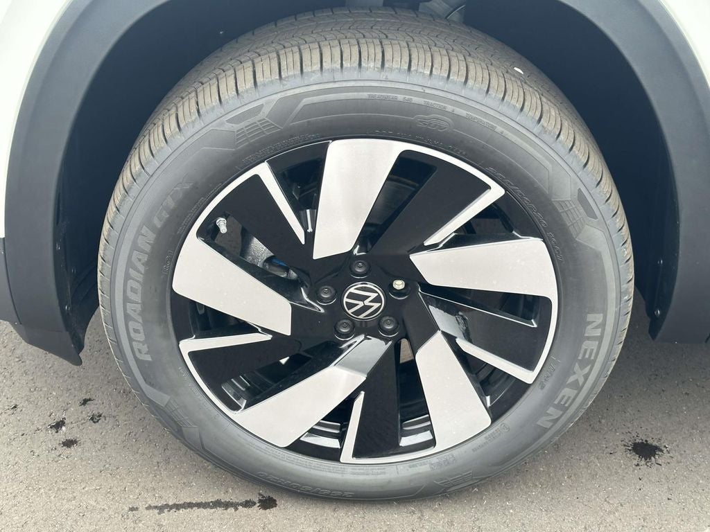 2026 Volkswagen Atlas Cross Sport SE w/Technology