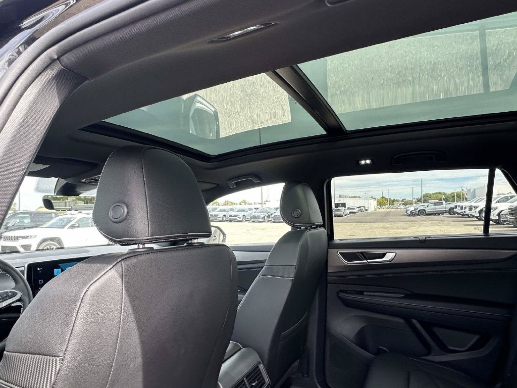 2026 Volkswagen Atlas Cross Sport SE w/Technology