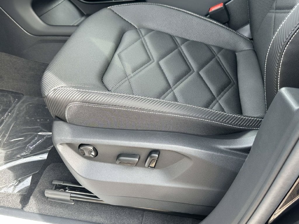 2026 Volkswagen Atlas Cross Sport SE w/Technology