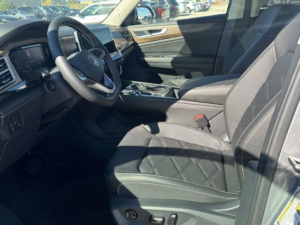 2026 Volkswagen Atlas SE w/Technology