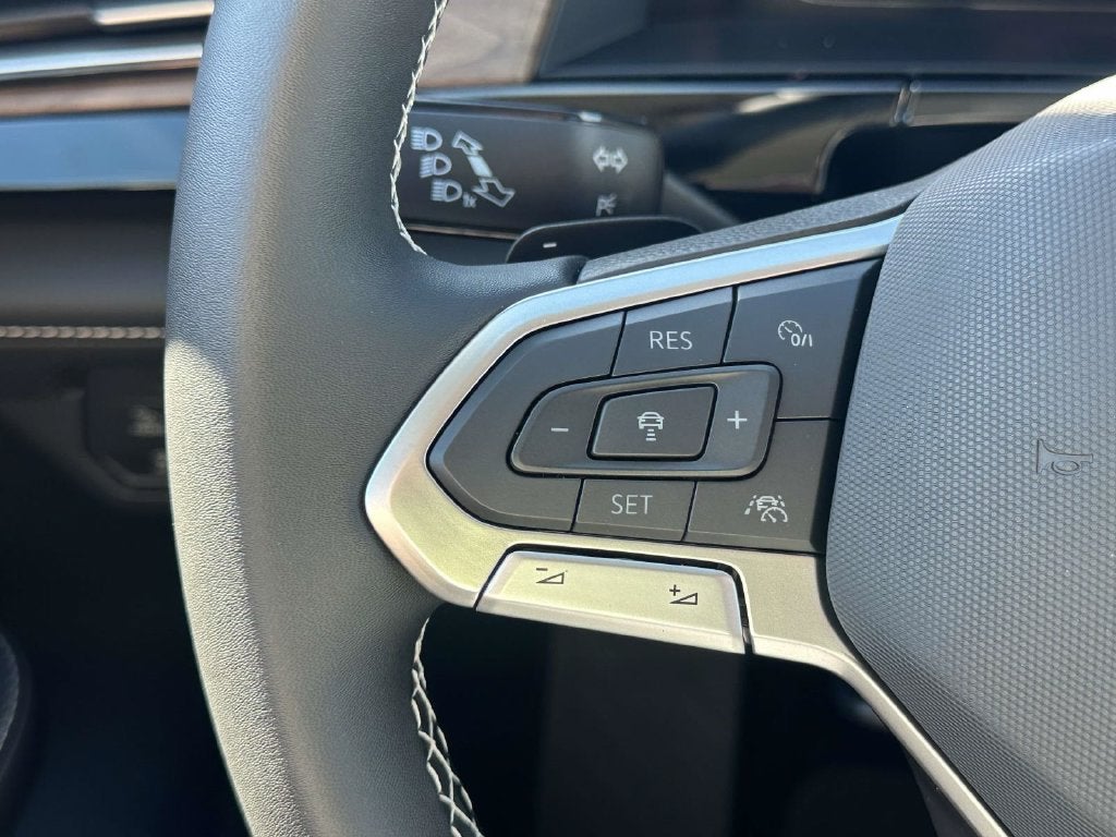 2026 Volkswagen Atlas SE w/Technology