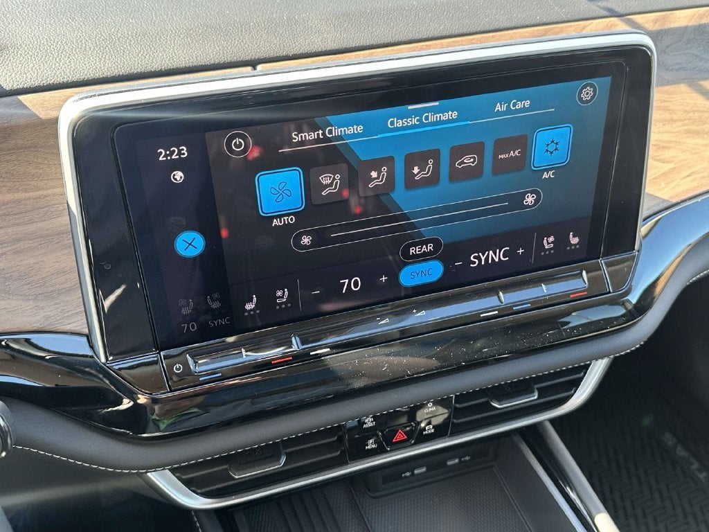 2026 Volkswagen Atlas SE w/Technology