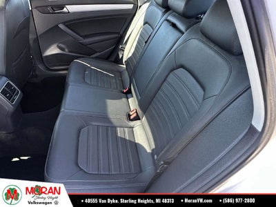 2013 Volkswagen Passat V6 SE w/Sunroof