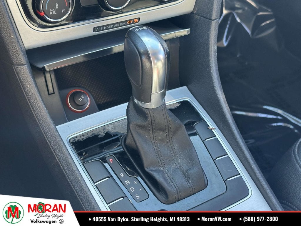 2013 Volkswagen Passat V6 SE w/Sunroof