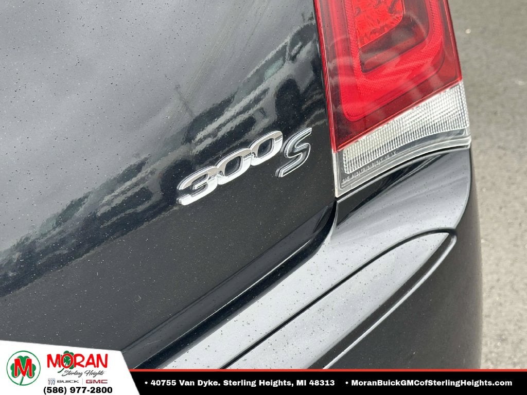 2017 Chrysler 300 S - Photo 9