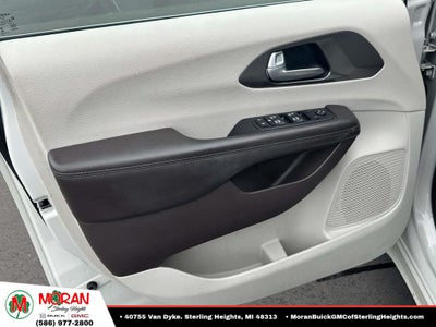 2017 Chrysler Pacifica Touring L Plus
