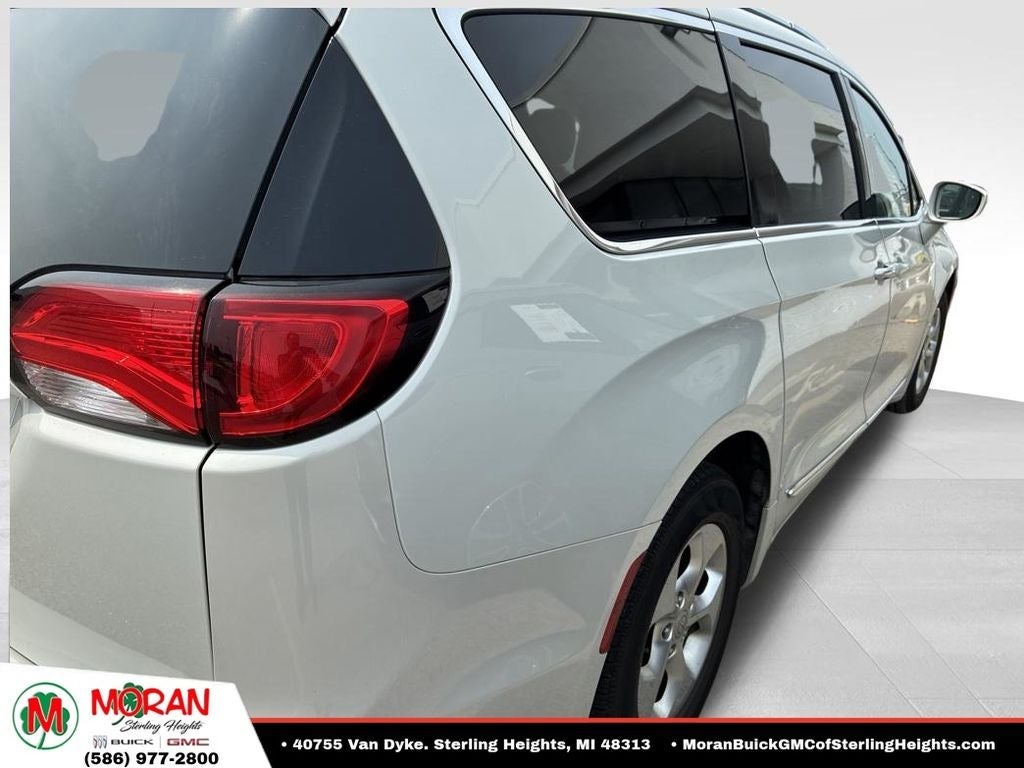 2017 Chrysler Pacifica Touring L Plus