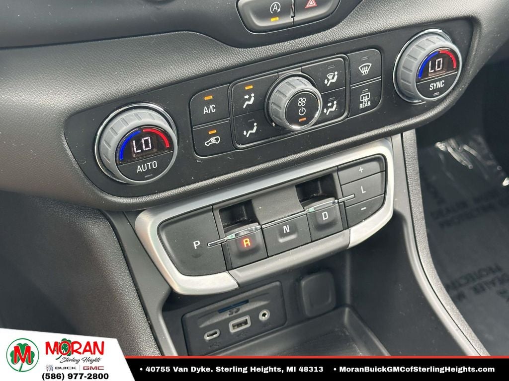2024 GMC Terrain SLT