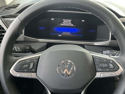 2025 Volkswagen Taos 1.5T SE Black