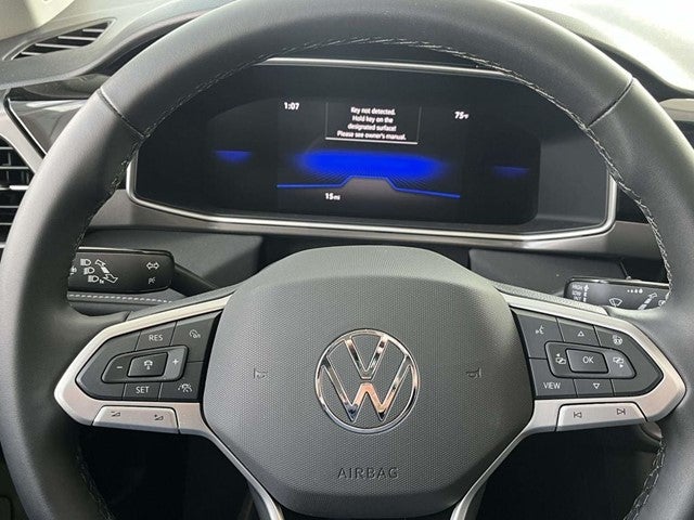 2025 Volkswagen Taos 1.5T SE Black