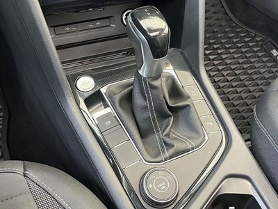 2025 Volkswagen Taos 1.5T SE Black