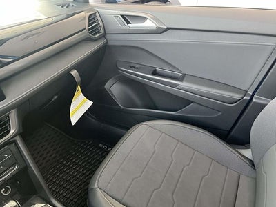 2025 Volkswagen Taos 1.5T SE Black
