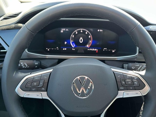 2025 Volkswagen Taos 1.5T SE Black