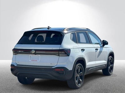 2025 Volkswagen Taos 1.5T SE Black