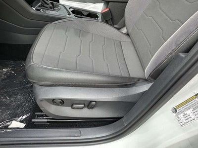 2025 Volkswagen Taos 1.5T SE Black