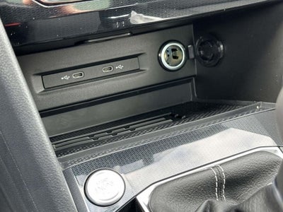 2025 Volkswagen Taos 1.5T SE Black