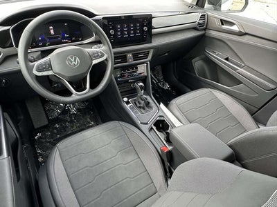 2025 Volkswagen Taos 1.5T SE Black