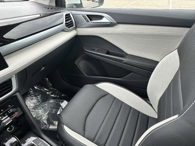 2027 Volkswagen Taos 1.5T SEL