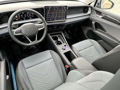 2025 Volkswagen Tiguan 2.0T SE