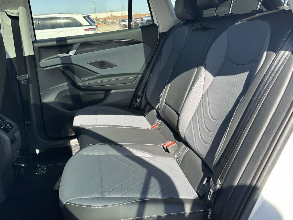 2027 Volkswagen Tiguan SE