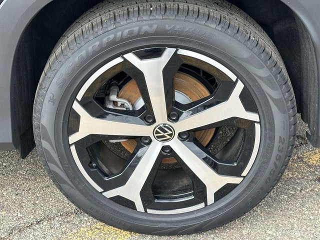 2025 Volkswagen Tiguan 2.0T SE