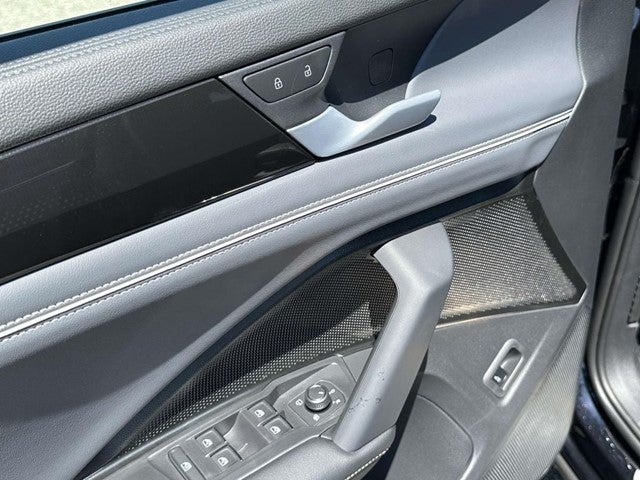 2026 Volkswagen Tiguan 2.0T SEL R-Line
