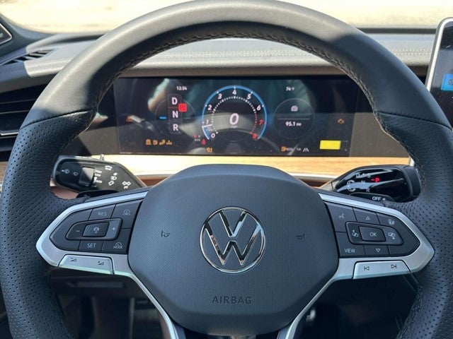 2026 Volkswagen Tiguan 2.0T SEL R-Line