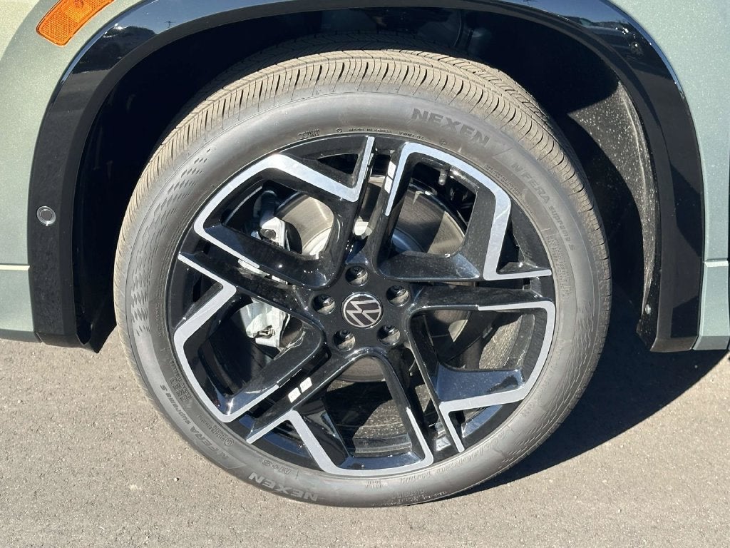2027 Volkswagen Tiguan SEL R-Line Turbo