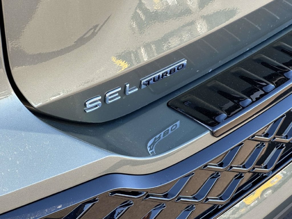 2027 Volkswagen Tiguan SEL R-Line Turbo