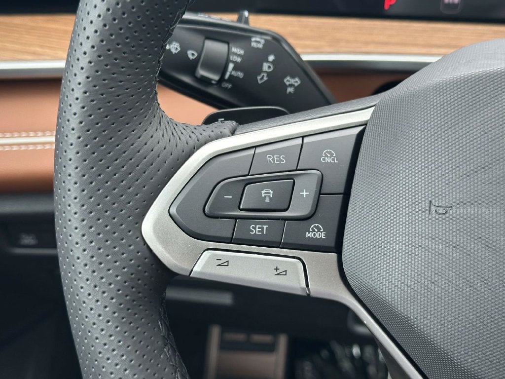 2027 Volkswagen Tiguan SEL R-Line Turbo