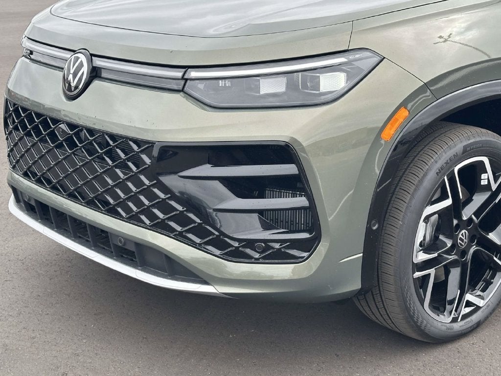 2027 Volkswagen Tiguan SEL R-Line Turbo