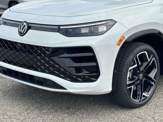 2026 Volkswagen Tiguan 2.0T SEL R-Line