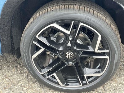 2026 Volkswagen Tiguan 2.0T SEL R-Line