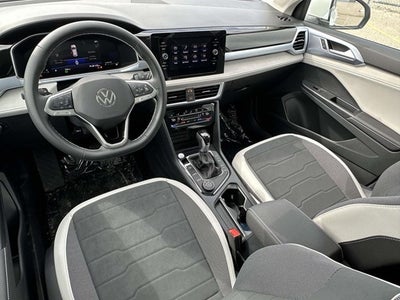 2025 Volkswagen Taos 1.5T SE