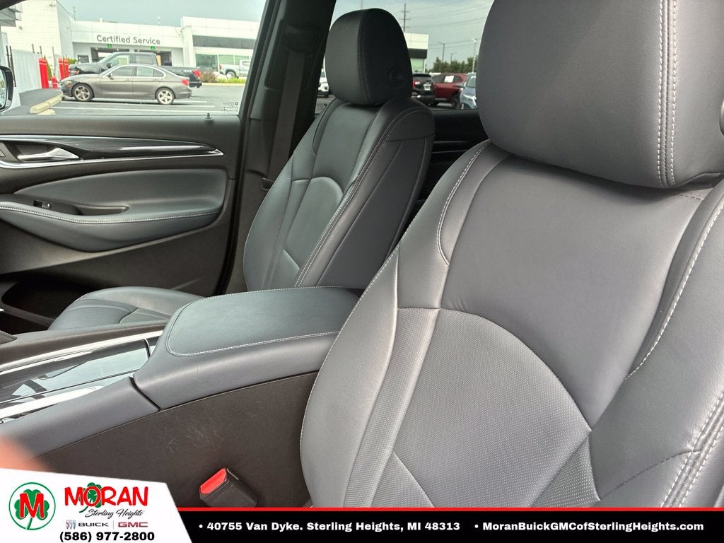 2022 Buick Enclave Essence